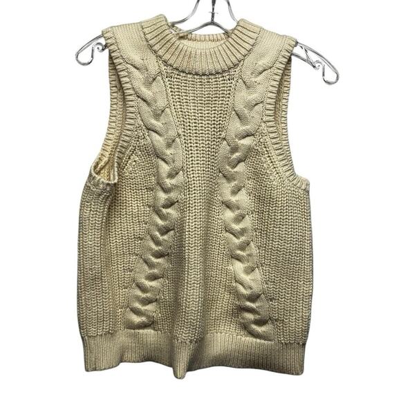 Banana Republic Sweaters - NWT Banana Republic Women's Cable Knit Sweater Vest Round Neck Sleeveless Size M